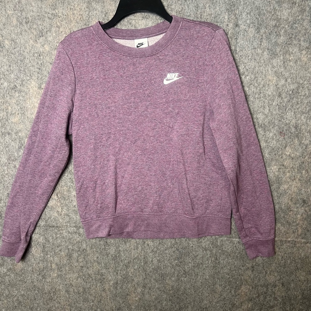 Nike Sweatshirt‎ Women size small Purple Crew Neck Pullover Long Sleeve